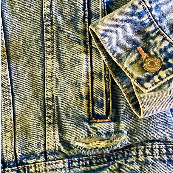 Old Navy Distressed Denim 100% Cotton Jean Jacket Medium - Picture 7 of 13